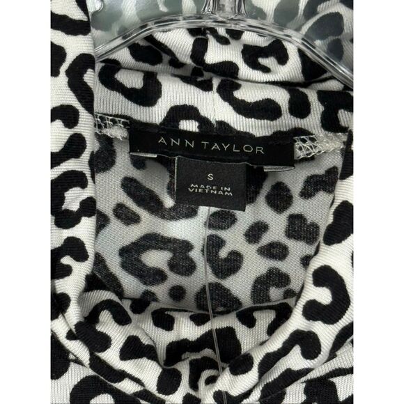 Box 1 - Ann Taylor animal print turtle neck top size small NWT - Picture 6 of 8
